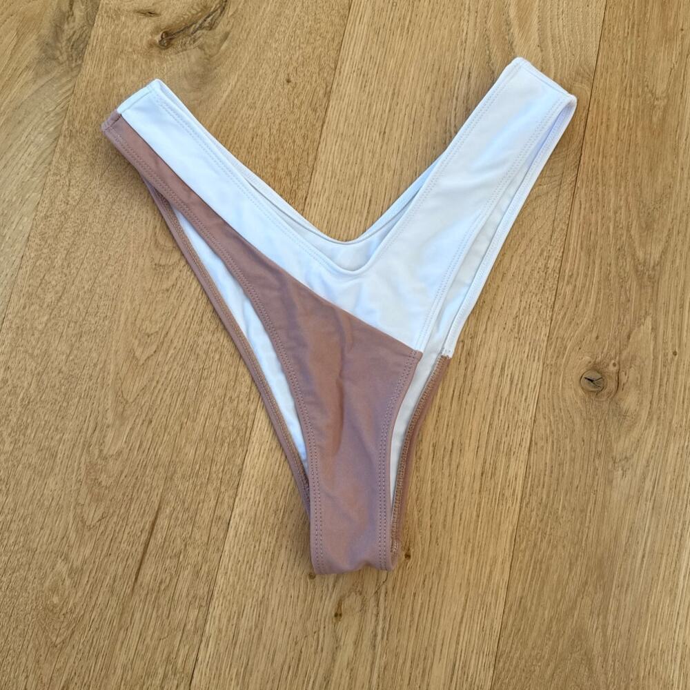 Camila Coelho - Rumba Bikini Bottom in Brown/Nude & White